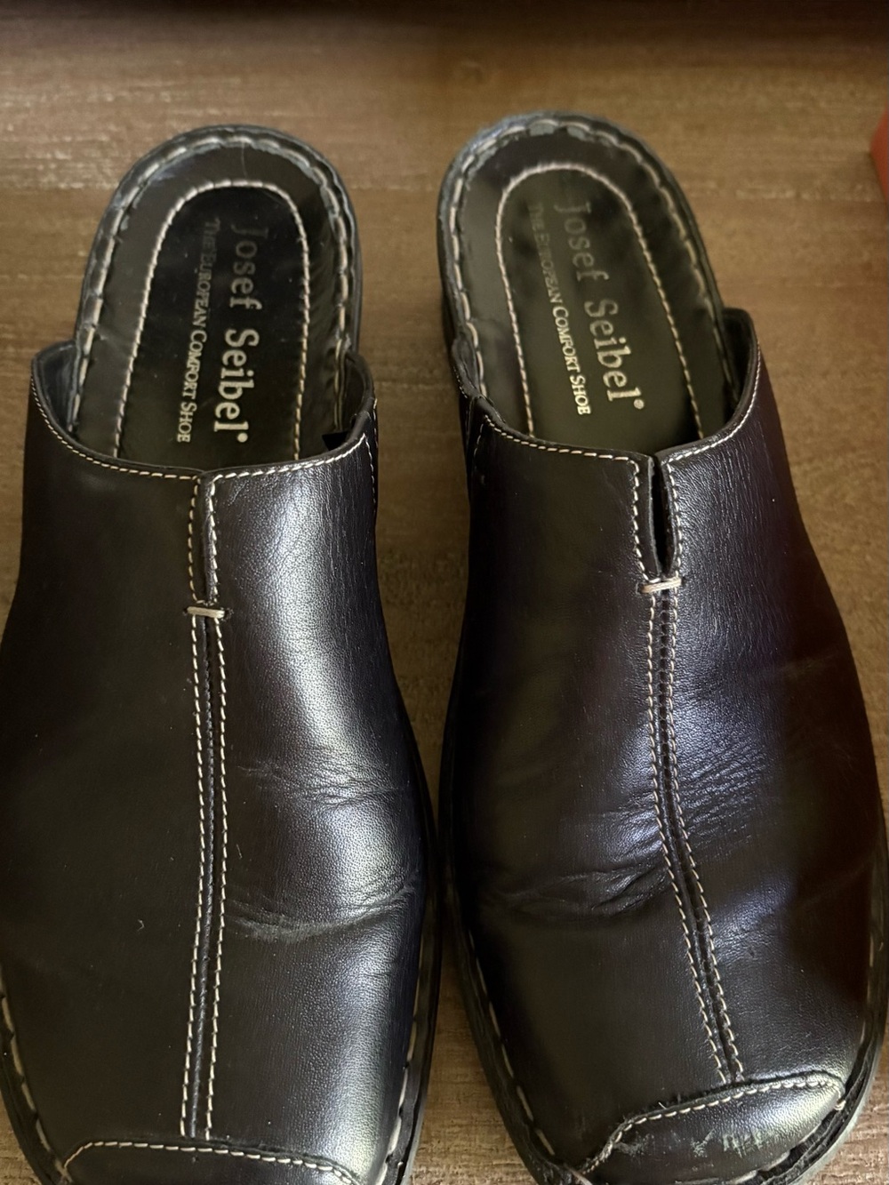 Josef Seibel woman’s blackLeather Slip-On Loafers